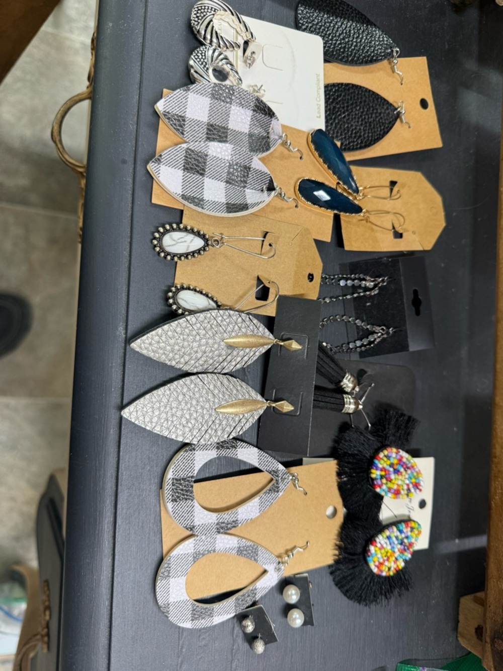 Lots of 12 pair of Women’s Earrings -black and silver lot 4